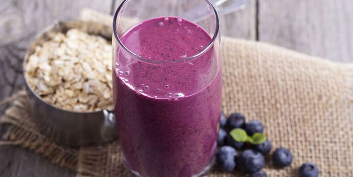 Blueberry oatmeal smoothies are a healthy way to lose weight