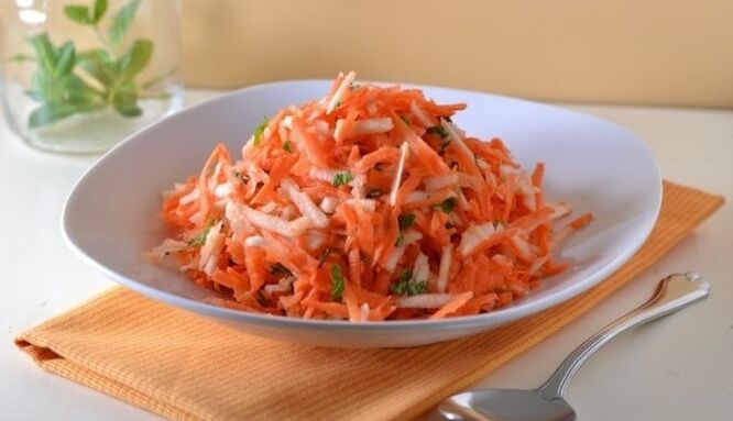 Diet carrot-apple salad will provide the body of a person who has lost weight with vitamins